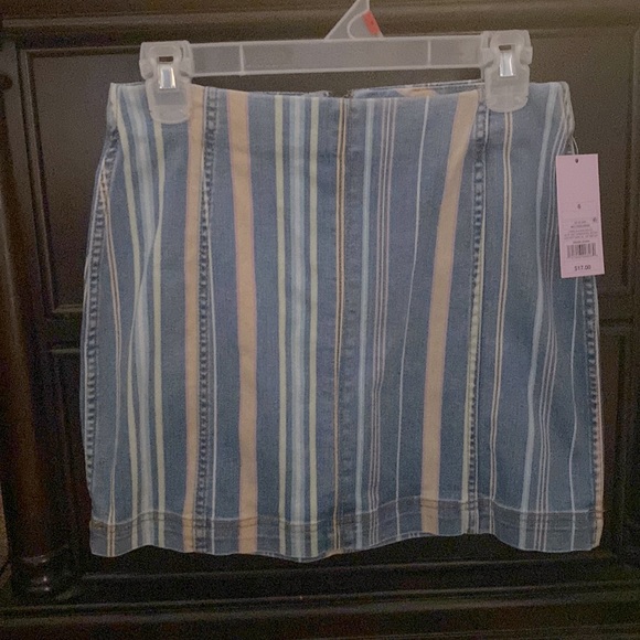 NWT Wild Fable Mini Denim Skirt with Pastel Stripes - Size 6 - Picture 1 of 4
